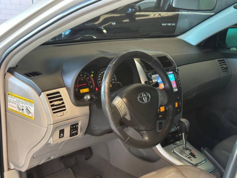 TOYOTA - COROLLA - 2013/2013 - Bege - R$ 69.900,00