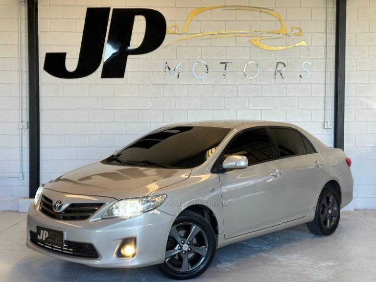 TOYOTA - COROLLA - 2013/2013 - Bege - R$ 69.900,00