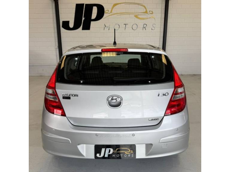 HYUNDAI - I30 - 2011/2011 - Prata - R$ 46.900,00