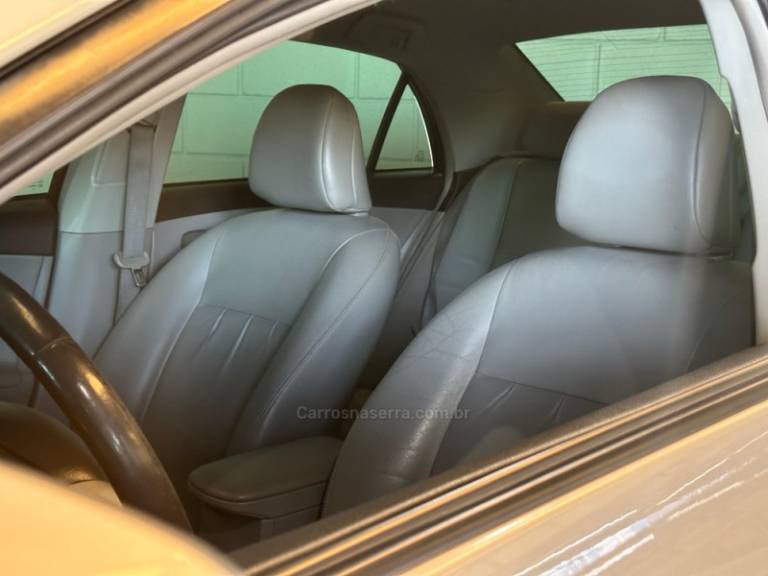 TOYOTA - COROLLA - 2013/2013 - Bege - R$ 69.900,00
