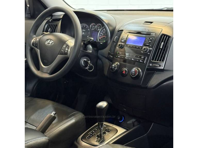 HYUNDAI - I30 - 2011/2011 - Prata - R$ 46.900,00