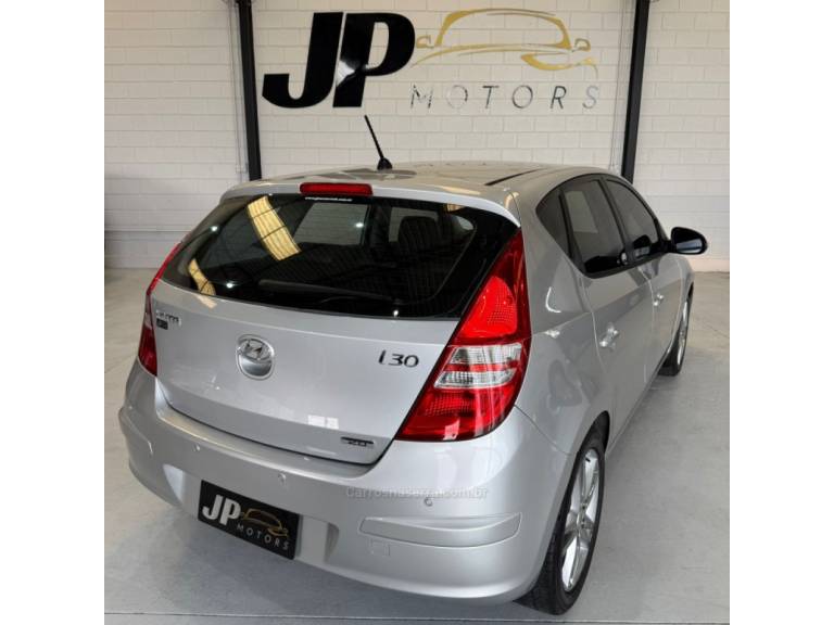 HYUNDAI - I30 - 2011/2011 - Prata - R$ 46.900,00